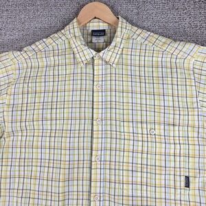 Patagonia Puckerware Men's Short Sleeve Plaid Button Up Shirt Size L Yellow Blue